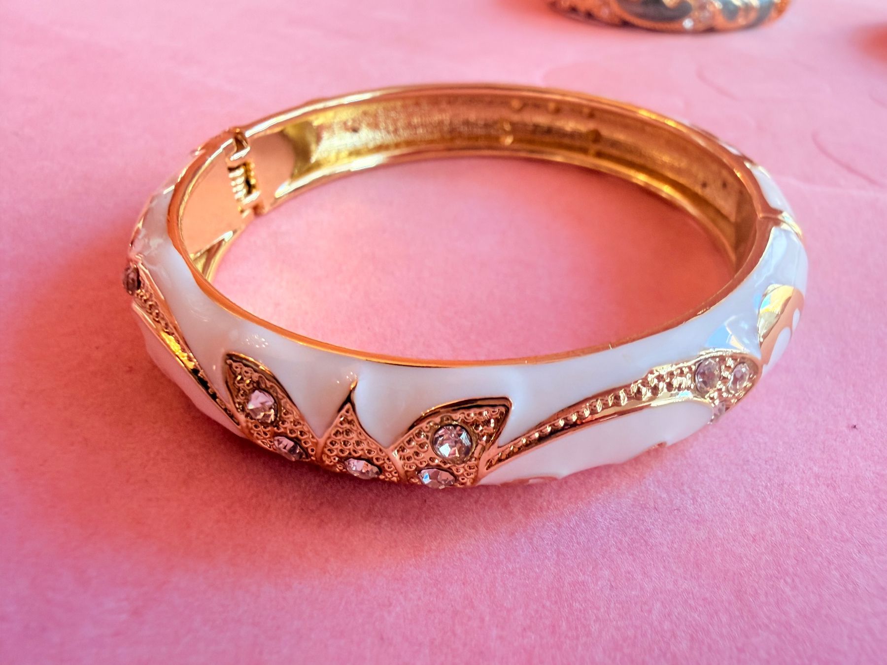 Bracelets: Bracelet jonc style oriental – Neuf avec emballage d'origine à St-Maurice par Sandrinette123 7