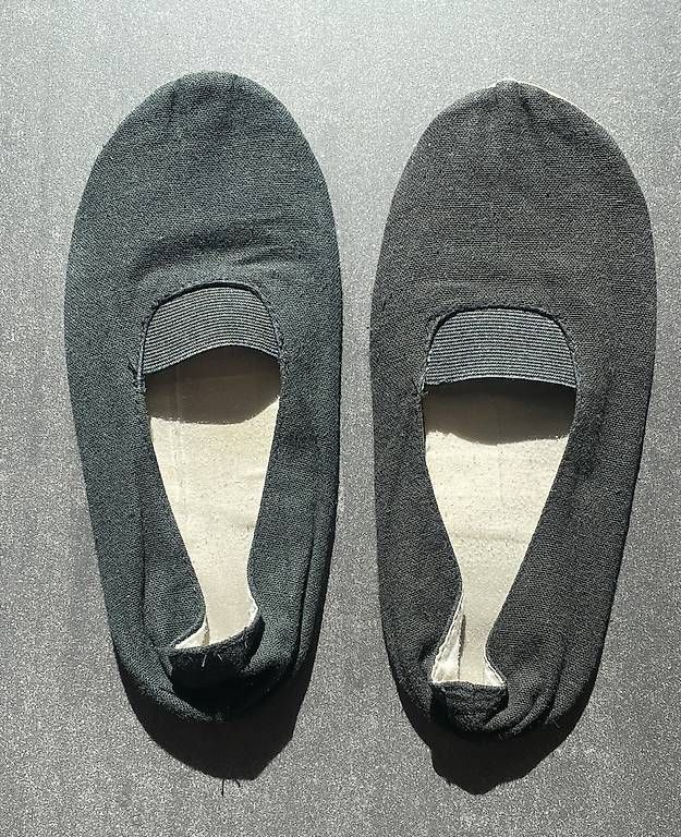 Scarpe per ragazzi: Turnschläppchen/Gymnastikschuhe Grösse 33 – Usato da Zürich venduto da Chratzomat