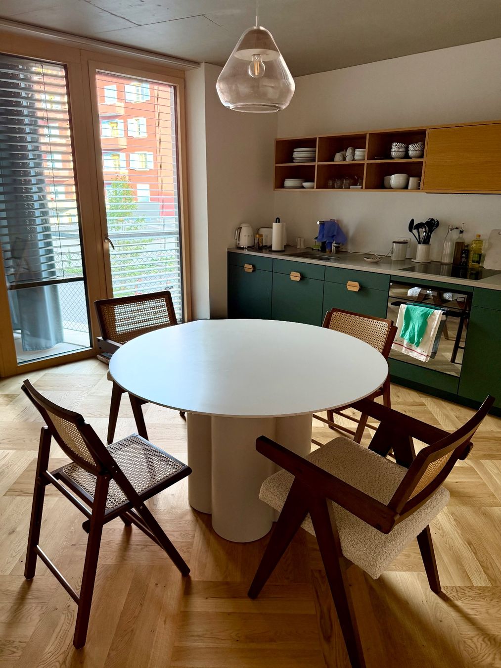 Livique Tavoli: Magnifique table à manger – Usato da Biel/Bienne venduto da Mulan08 1