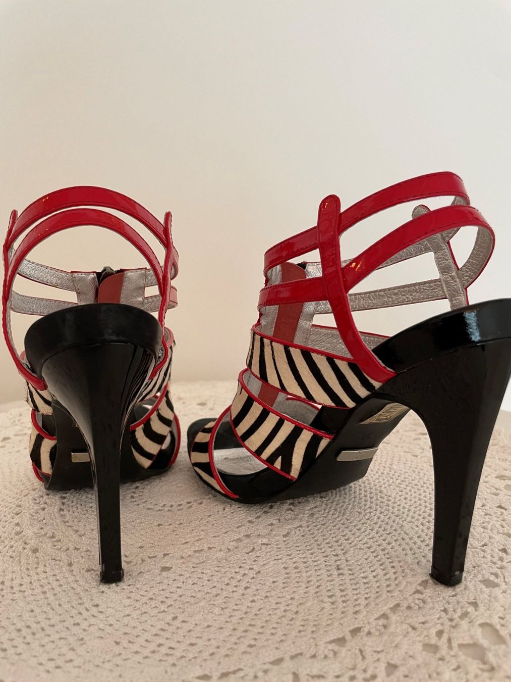 Scarpe da donna: Extravagante Sandaletten, Highheels, Gr. 36 – Nuovo (secondo la descrizione) da Meisterschwanden venduto da Taragoa 3