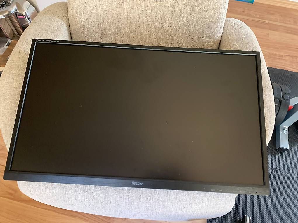 Monitore: 27 " Monitor – Gebraucht aus Oberdorf BL von Semema