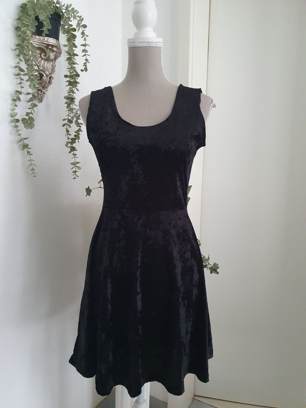 Kleider: Gothic Samtkleid Gr S "Glamorous" – Gebraucht aus Münsingen von BlackTears-3