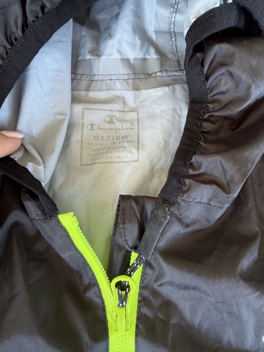 Champion Jacken & Mäntel: Wind/Regenjacke  – Neu (gemäss Beschreibung) aus Neerach von the_modern_mini 1