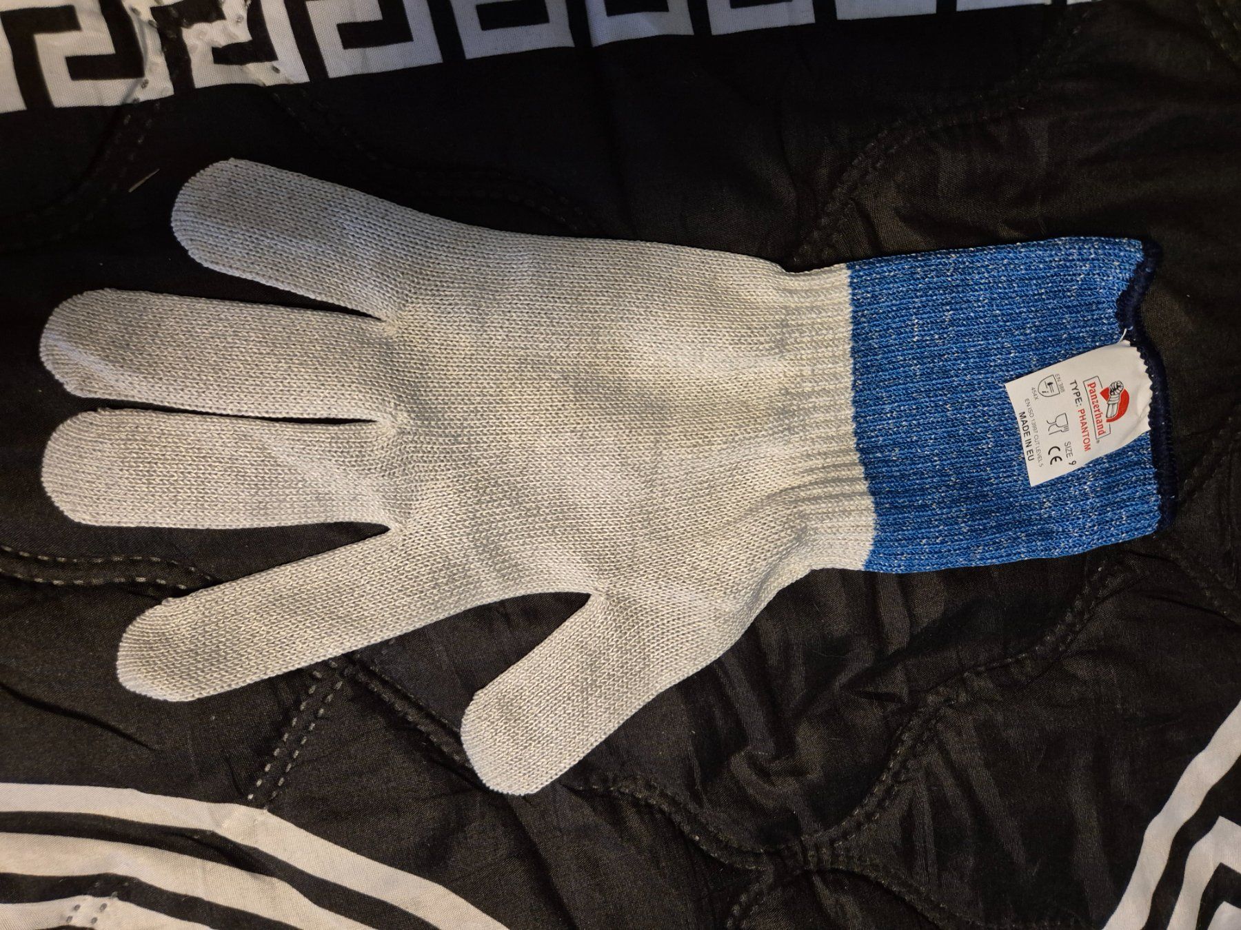 Guanti & manicotti: Schnittschutzhandschuh Size 9 NEU – Nuovo (secondo la descrizione) da Fraubrunnen venduto da schlafenKuh