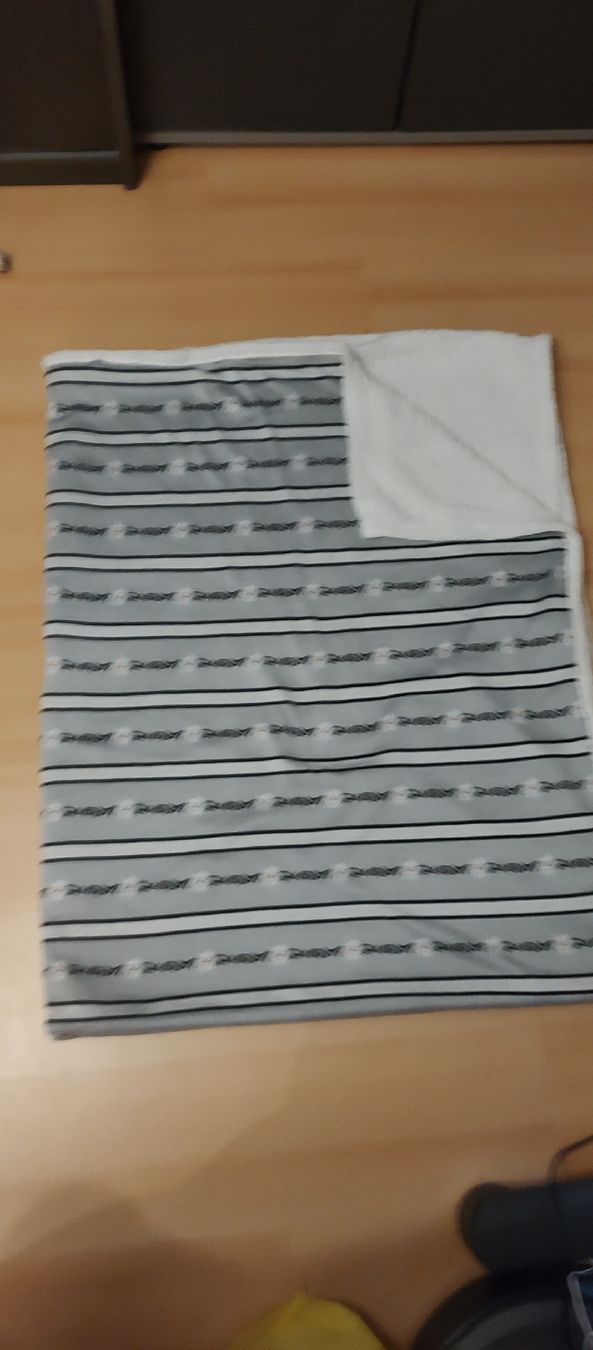 Coperte: Decke Edelweiß 1.5 x 2 m – Usato da Grenchen venduto da car_qq2t