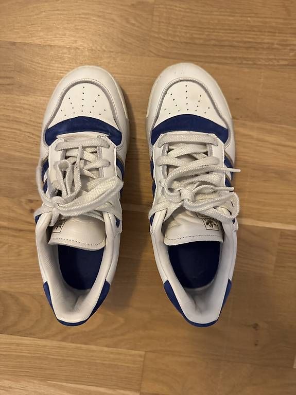 Scarpe da donna: Sneaker Adidas Gr. 39 1/3 – Usato da Zürich venduto da LovieDovie 1