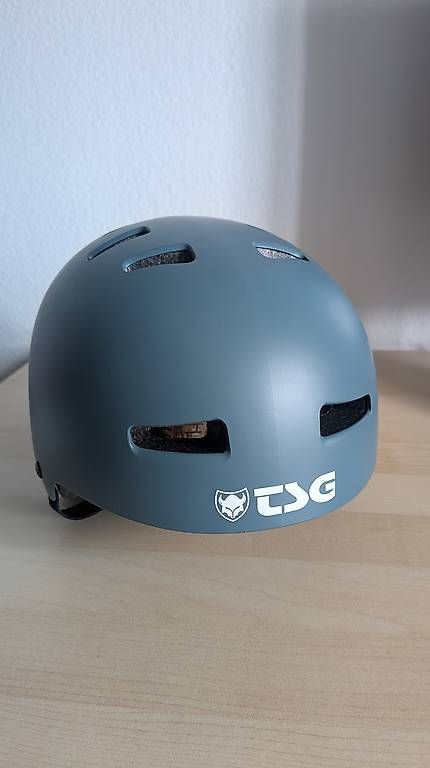 Helme: TSG Evolution Helm – Gebraucht aus Zürich von fil_smc5