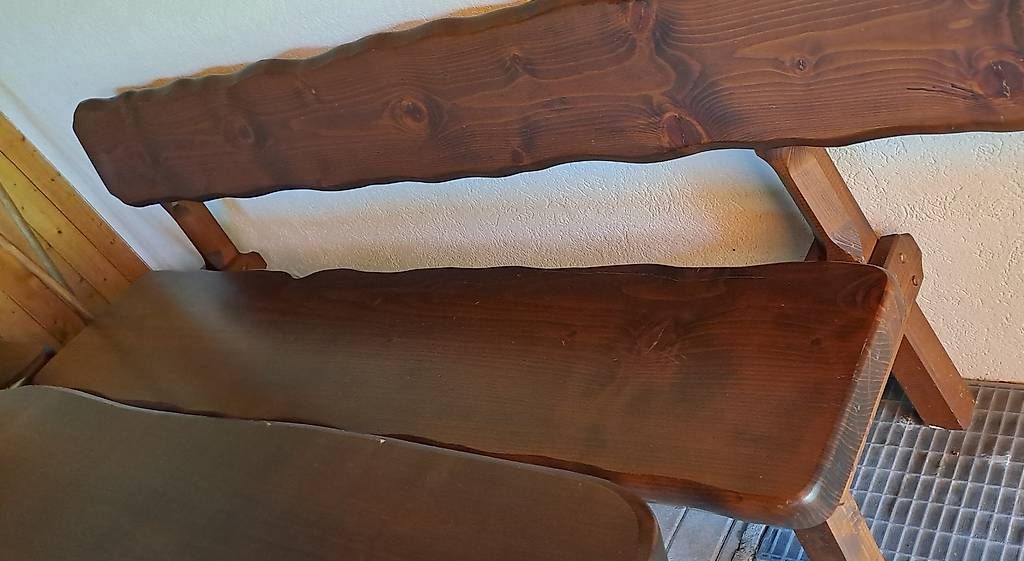 Tavoli: Tisch-/Sitzplatz-Garnitur aus massivem Holz – Usato da Untersiggenthal venduto da Myrthamw 2