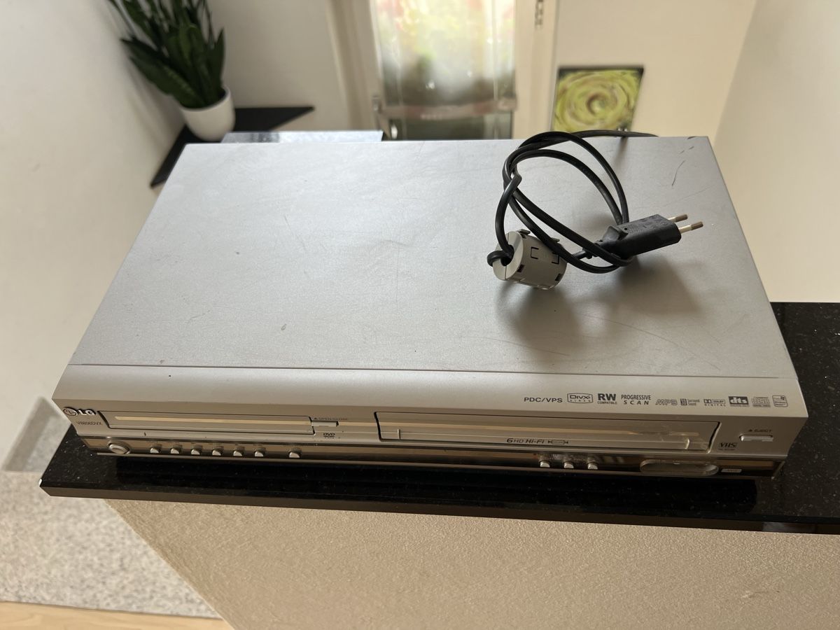 LG Registratori: LG V8806DVX DVD/VHS-Videorecorder – Usato da Schongau venduto da Retro_Shop 4