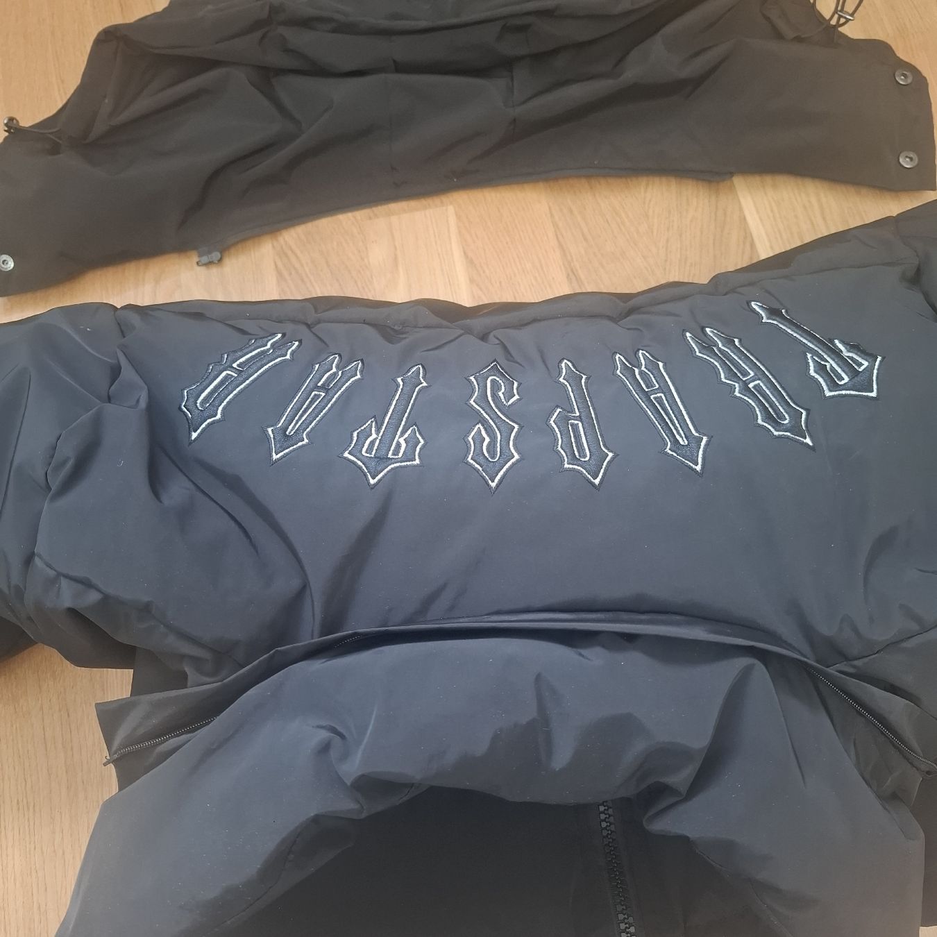 Trapstar Giacche: Herren Puffer Jacke Trapstar Gr. M Schwarz – Nuovo (secondo la descrizione) da St. Gallen venduto da emi_nfh9 4