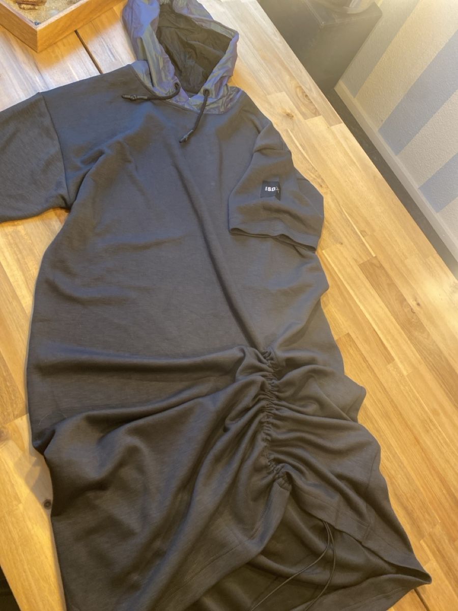 Superdry Kleiderpakete: Kleider Paket – Gebraucht aus Schwyz von rat-race 2