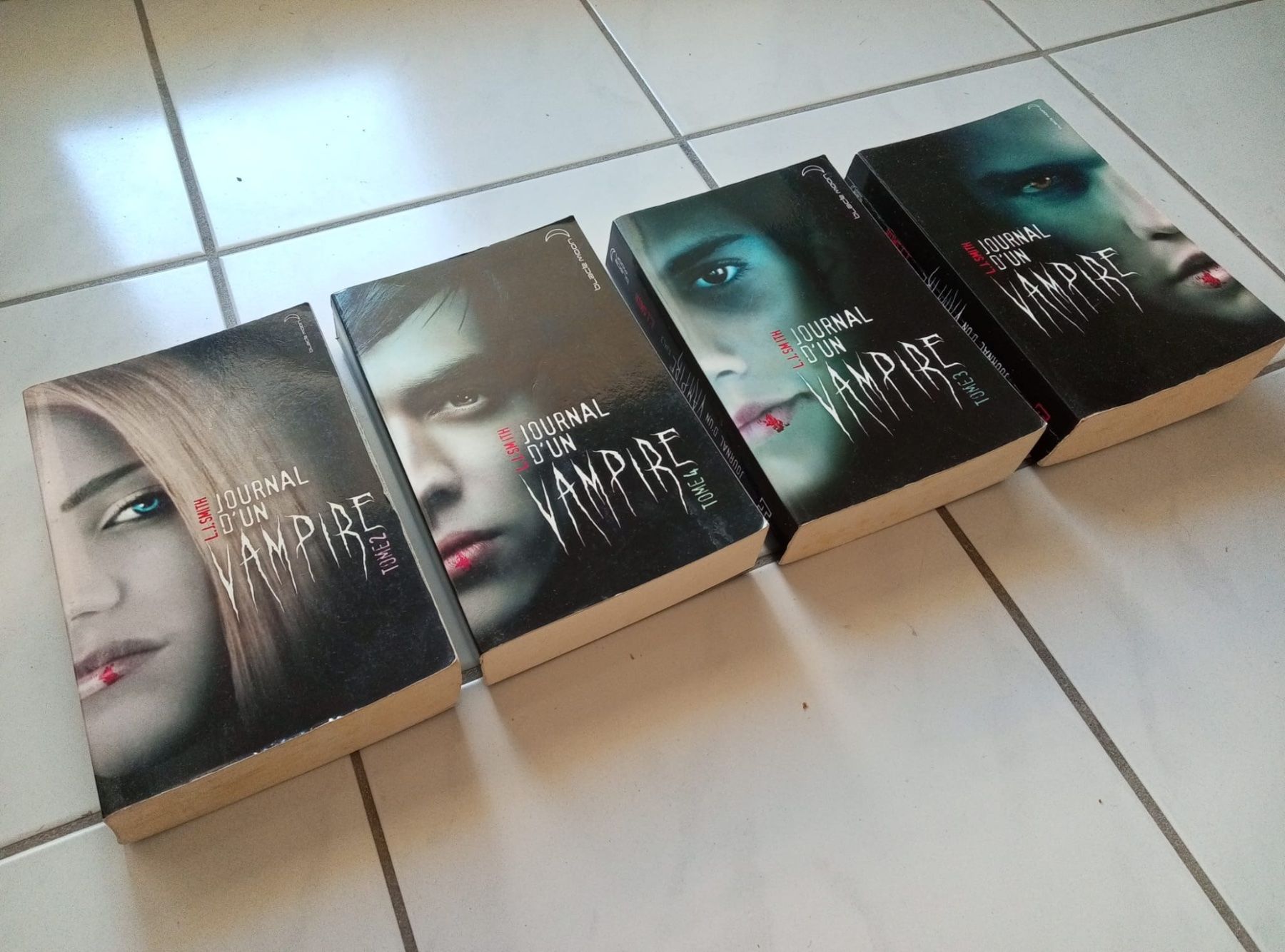 Libri: Le journal d'un vampire – Usato da Bienne venduto da Daniel_Schader