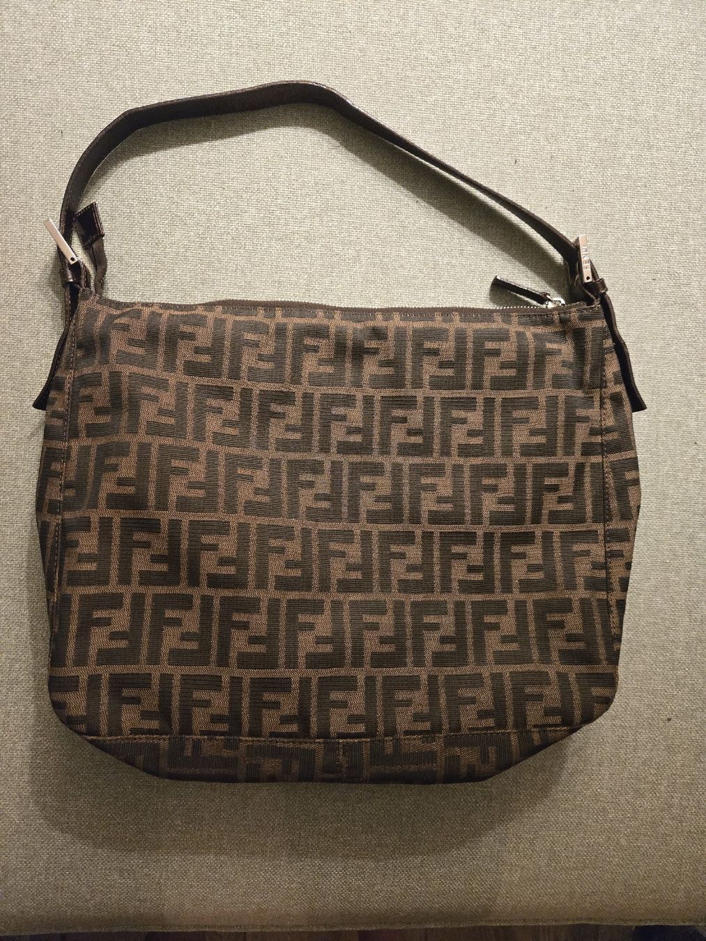 Fendi Borse: Fendi Mamma Baguette Large – Usato da Winterthur venduto da nuschi72 1