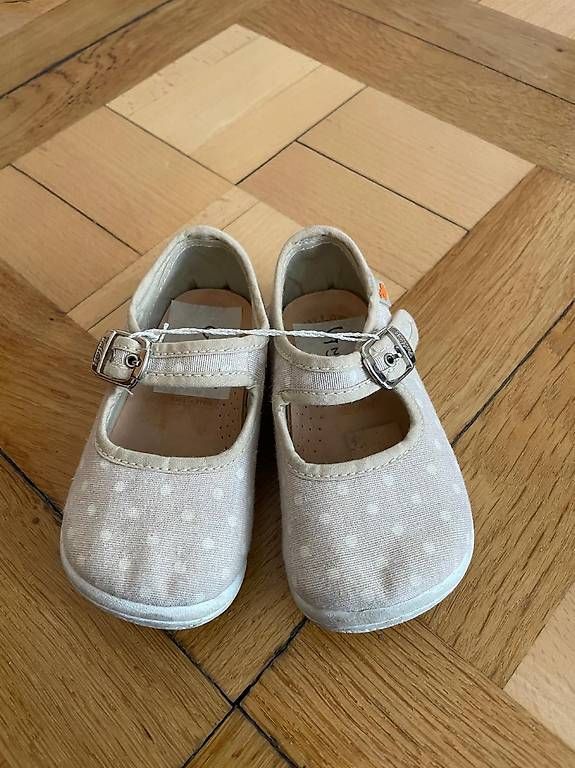 Schuhe für Mädchen: Sommerschuhe 21 – Gebraucht aus Zürich von apfel018