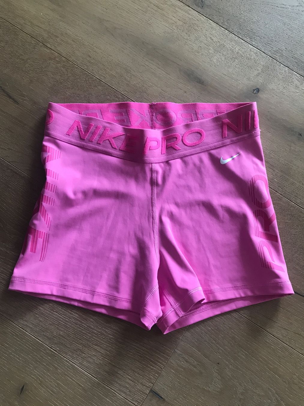 Leggings: Nike Pro Shorts Grosse M - Pink – Usato da Affoltern am Albis venduto da variablend