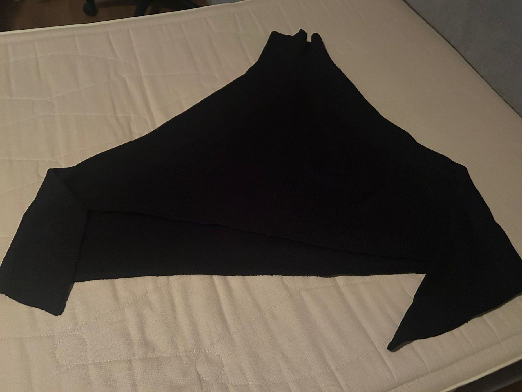 Foulard & Sciarpe: Scialle a triangolo nero – Usato da Melano venduto da H-Sara