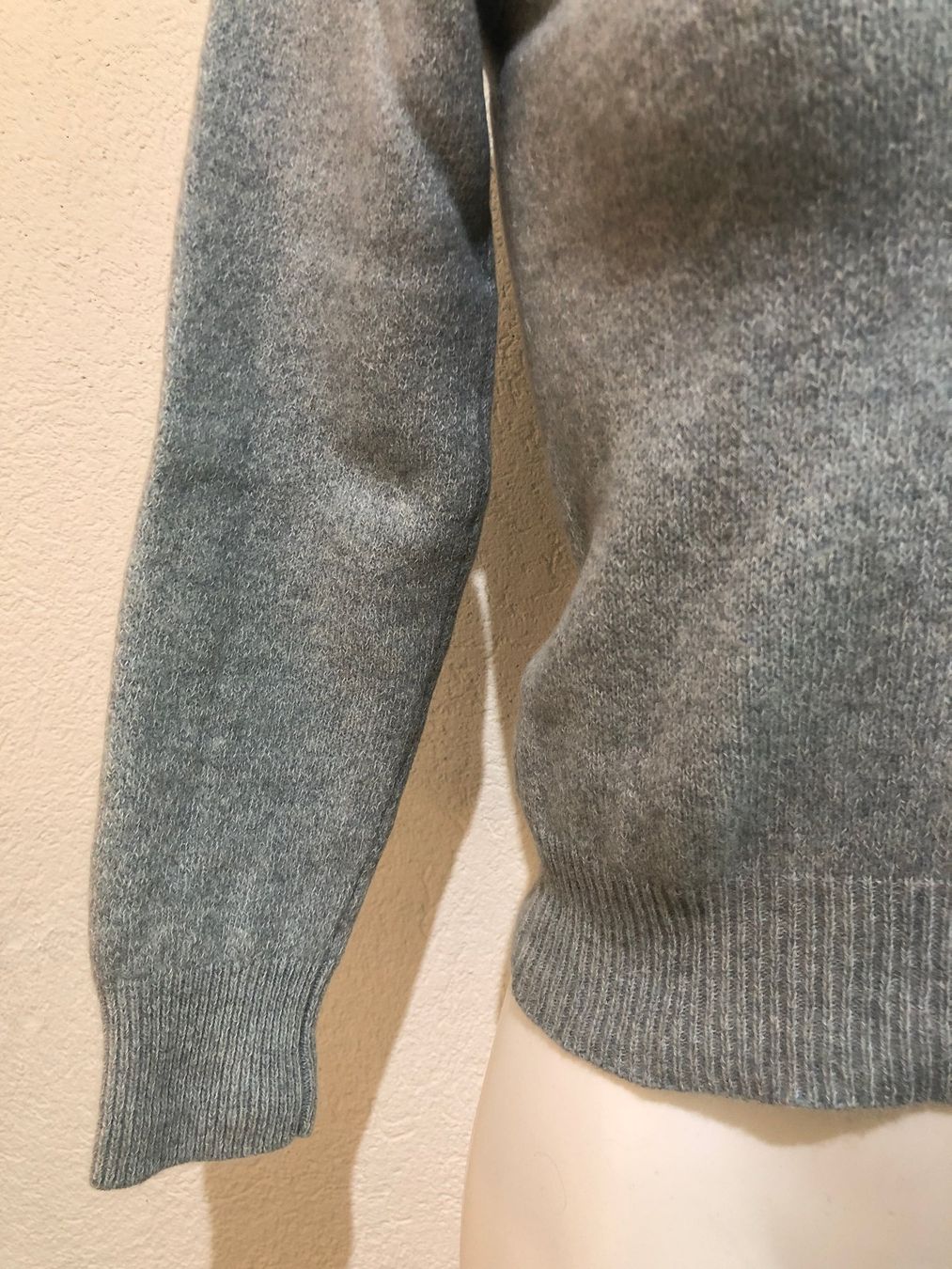 Apc Maglioni & Felpe: A.P.C. Paris Pullover Gr XS 78% Wolle hellblau-grau – Usato da Berg am Irchel venduto da Zweiti_Chance 2