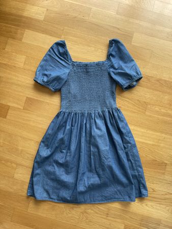 Kurzes Kleid aus Baumwolle