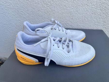 Puma Hallenschuhe Fussbalschuhe Grösse 37