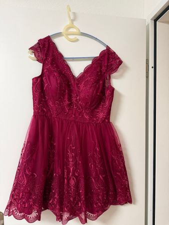 Festliches Kleid, Chi Chi London, Grösse 14 (40-42), Weinrot