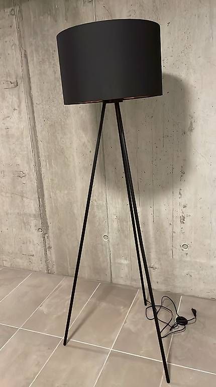 Lampen: Lampada da terra nera, come nuova – Gebraucht aus Lugano von tittidea 2