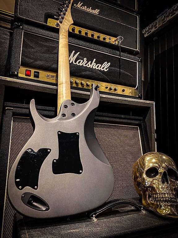 Musikinstrumente: CEM Guitars Polaris FR Custom Ultra – Gebraucht aus Montreux von Alligator-AMPS 3