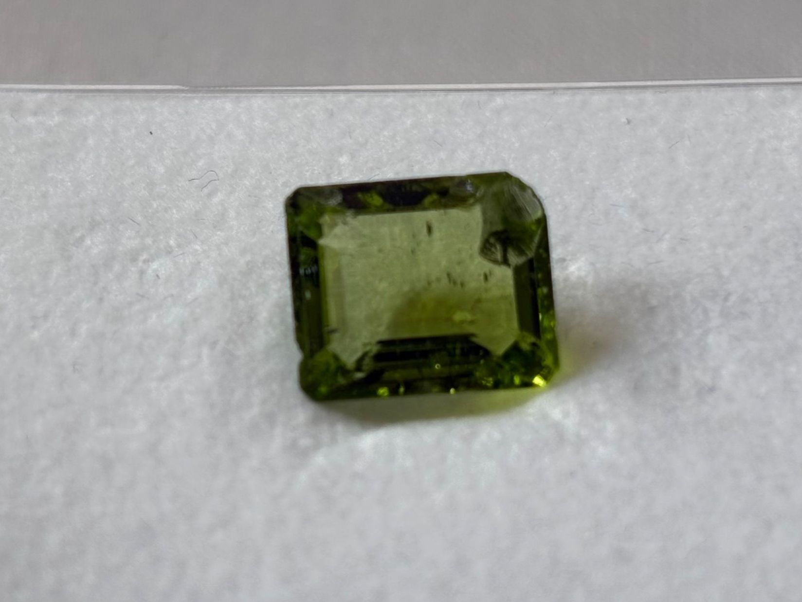 Pietre preziose: Natürlicher Peridot 4.6 ct – Difettoso da Brugg AG venduto da lau_9rvy 1