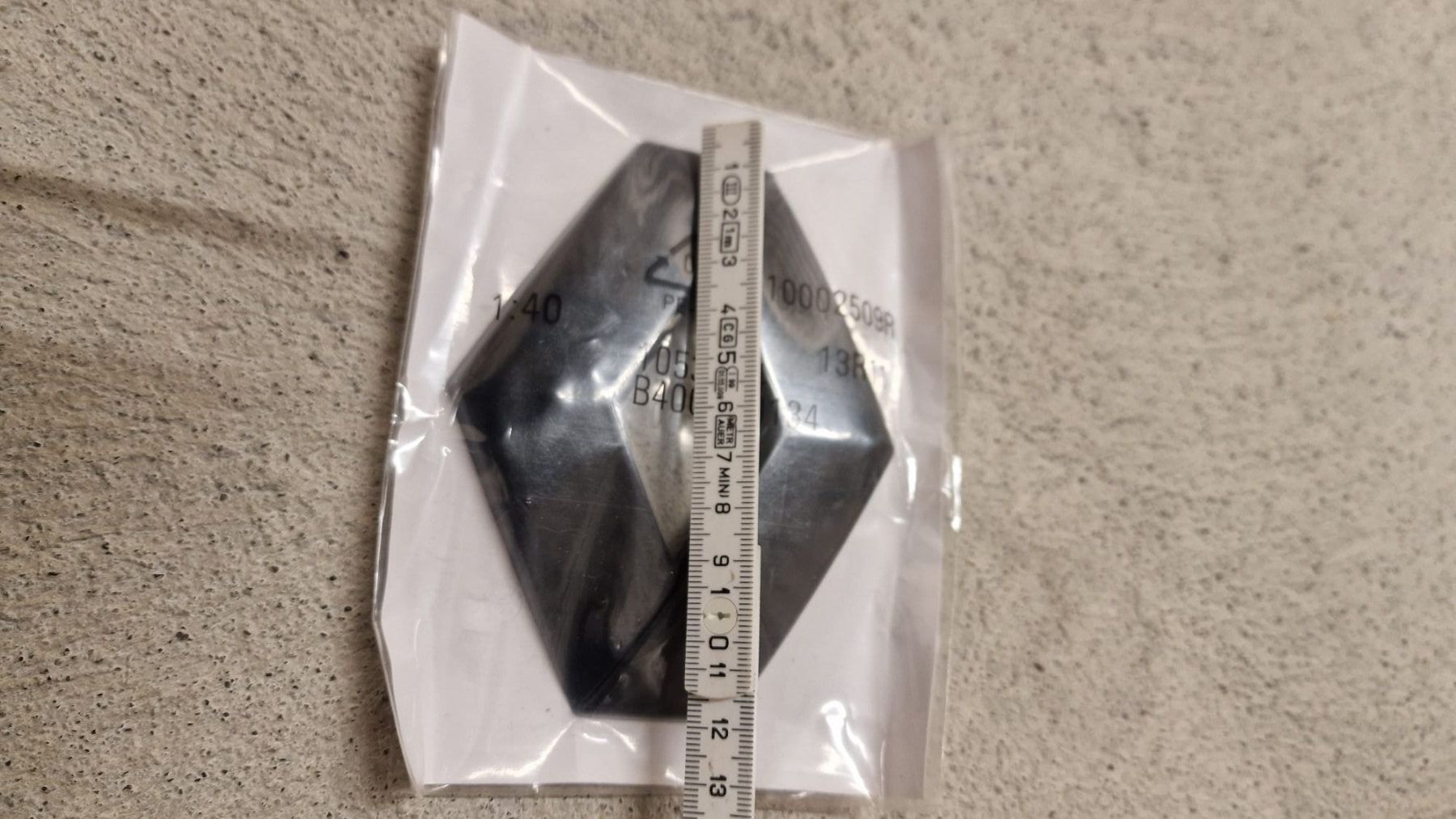Renault Tutti pezzi di ricambio auto: Renault Logo Schwarz Heck Emblem – Nuovo e nell'imballaggio originale da Steffisburg venduto da remo3613 3