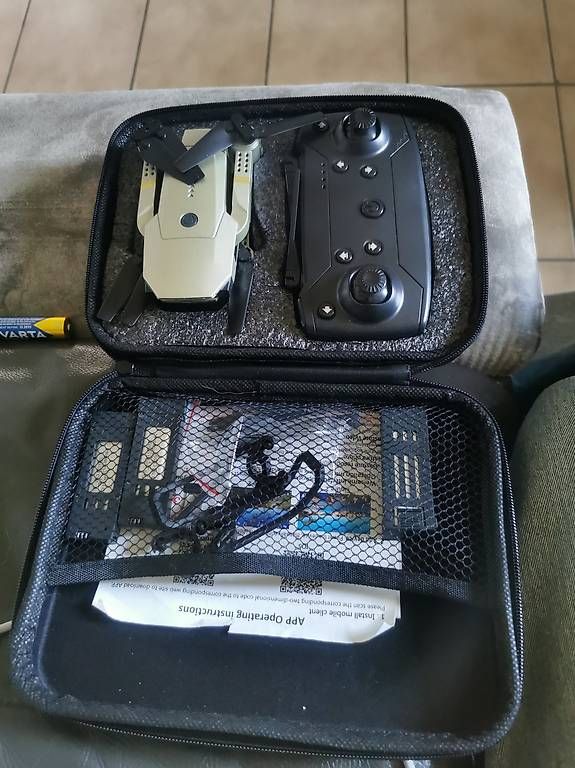 Modellismo RC: Drohne mit Kamera & 3 Akkus – Usato da Brissago venduto da dee07