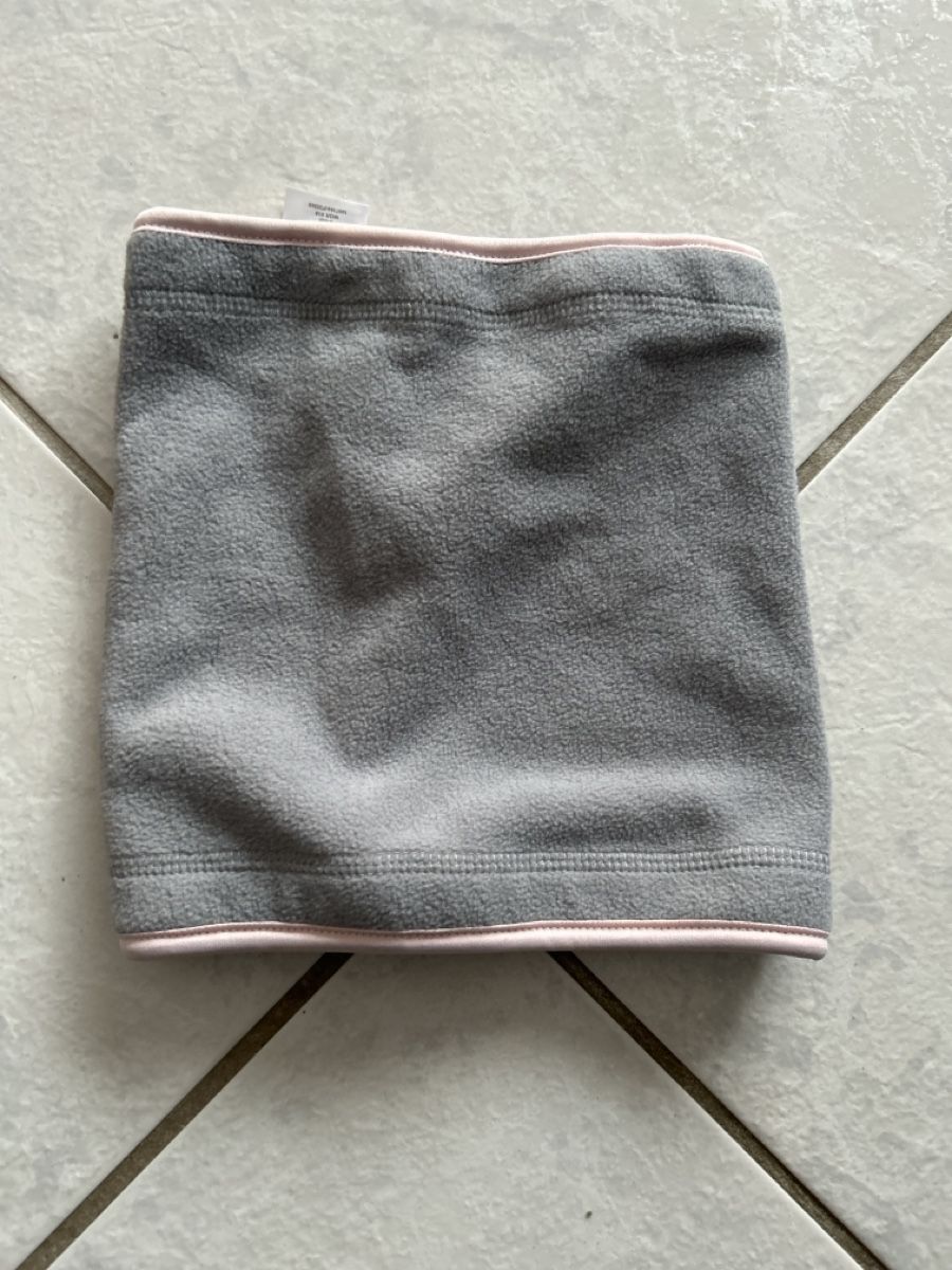 Altro abbigliamento per bambina: Schal – Usato da Lostorf venduto da Venice16