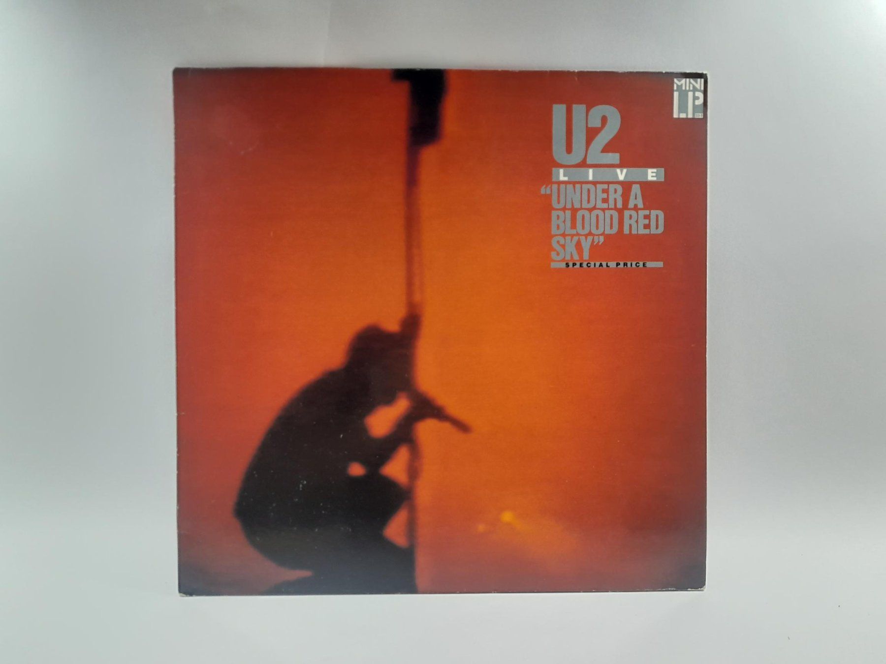 Vinyles: Maxi Single / Vinly / U2 - Under a bood red sky – D'occasion à Männedorf par Bel-view