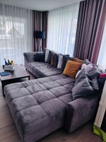 Ecksofa mit vielen Kissen zu verkaufen! Gekauft 10/22  Mark