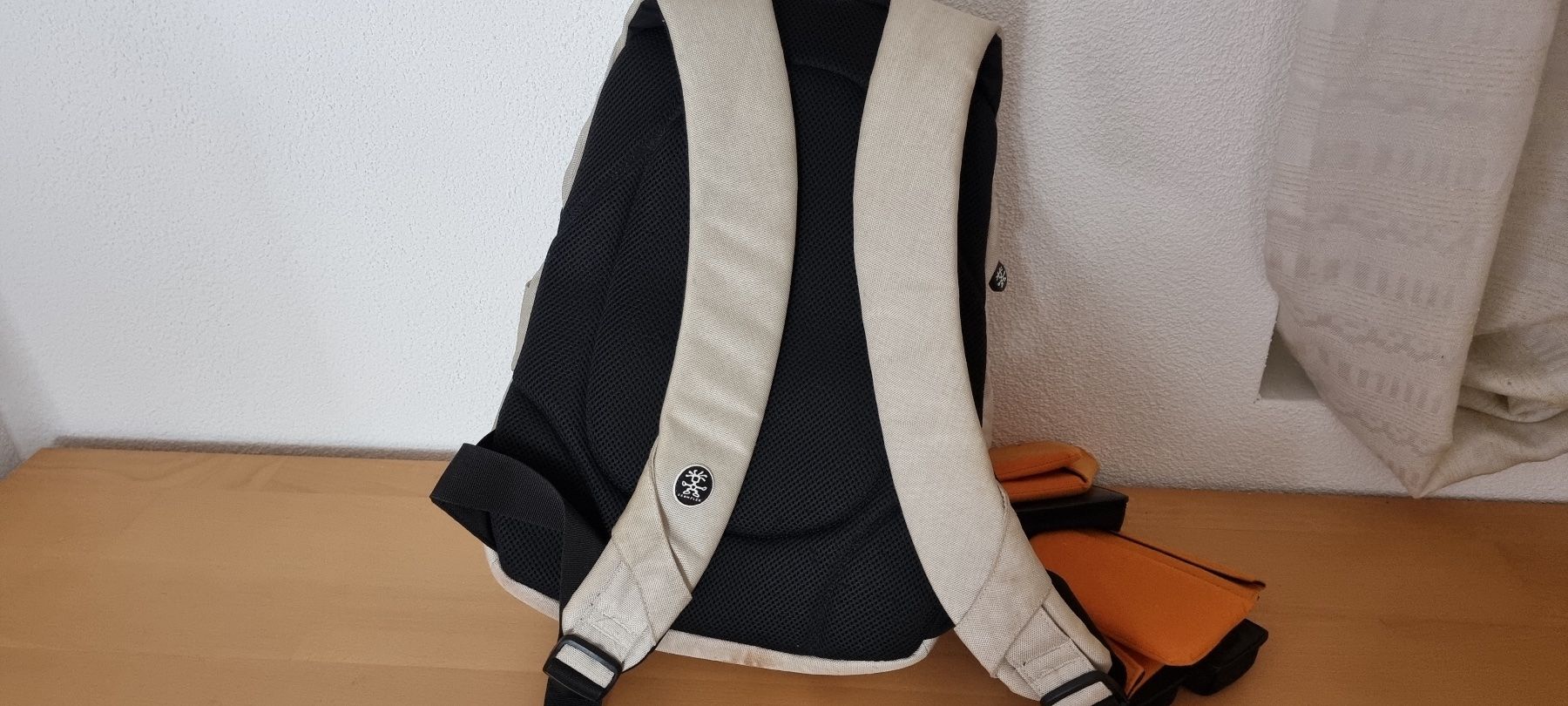 Crumpler Zaini: Crumpler Rucksack weiss/orange – Usato da Zwingen venduto da sinarp2 3