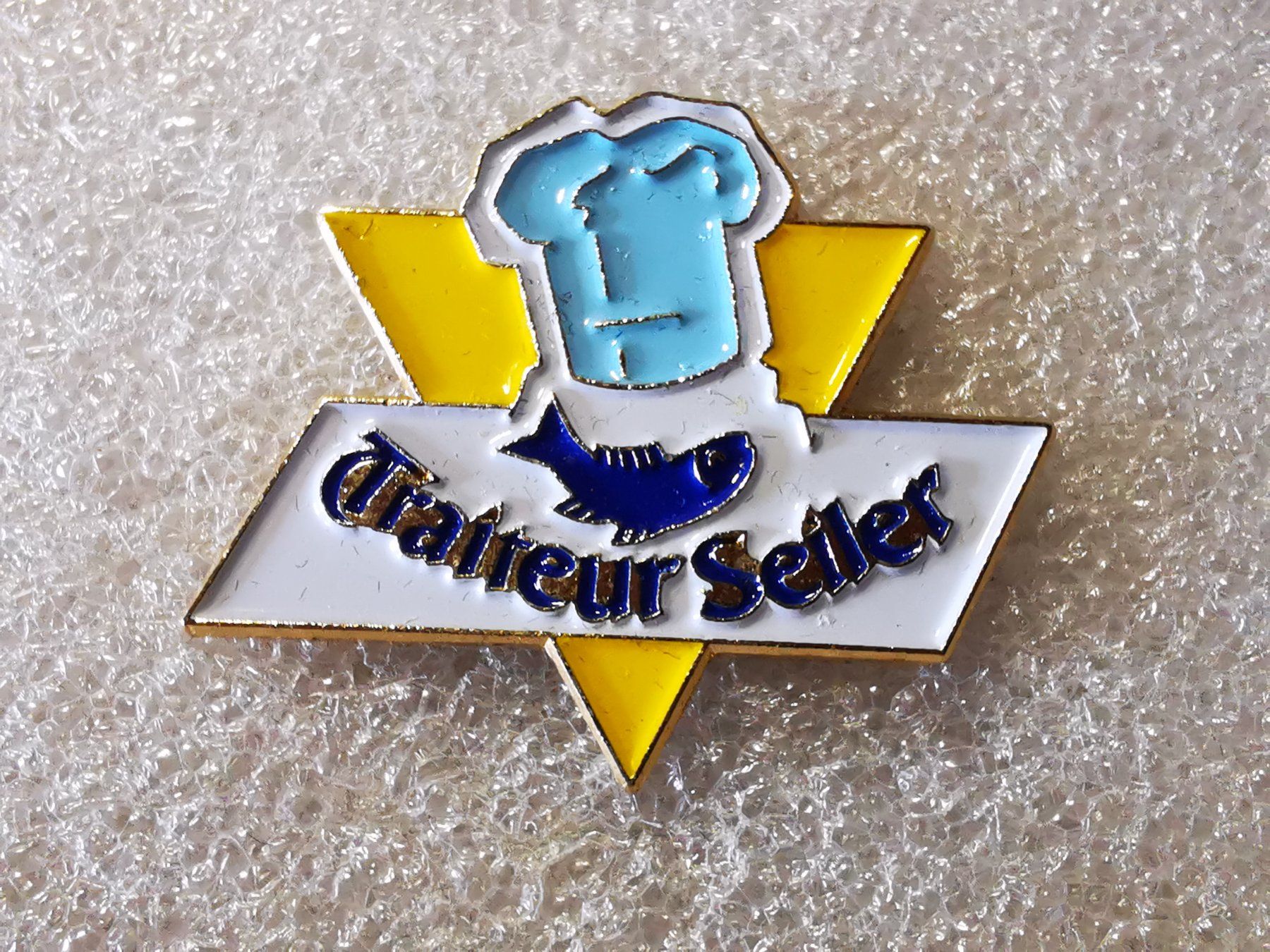 Placchette & Badge: Ansteckpin 160: Traiteur Seiler – Usato da Oppligen venduto da Pin-Fall-Shop