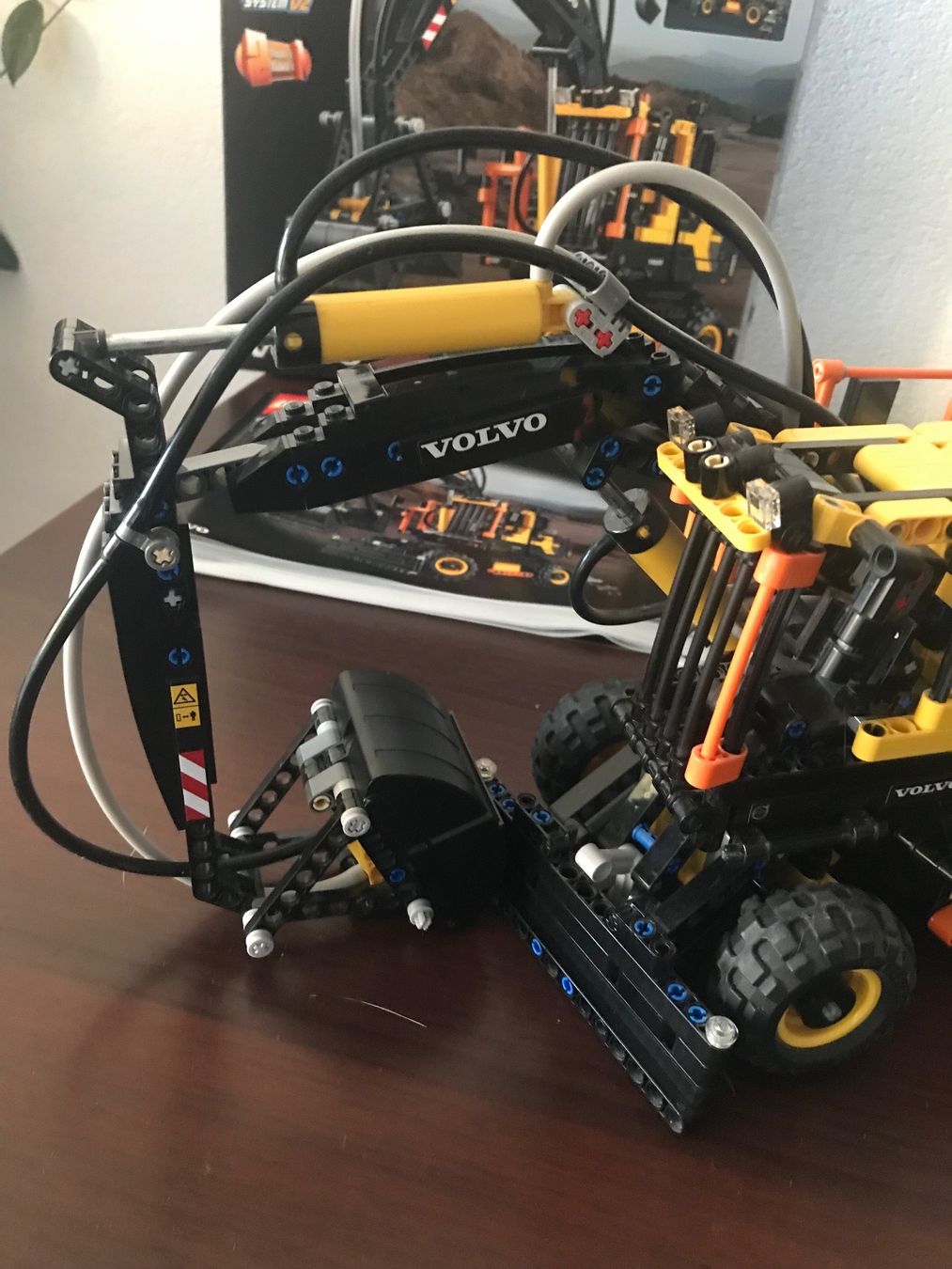 Lego Baukästen: Lego Technic 42053 Volvo EW160E – Gebraucht aus Châtel-St-Denis von  3