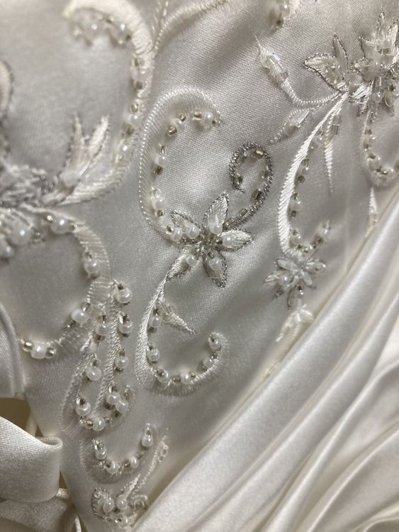 Robes: Hochzeitskleid – D'occasion à Wetzikon ZH par Rescanv6 5