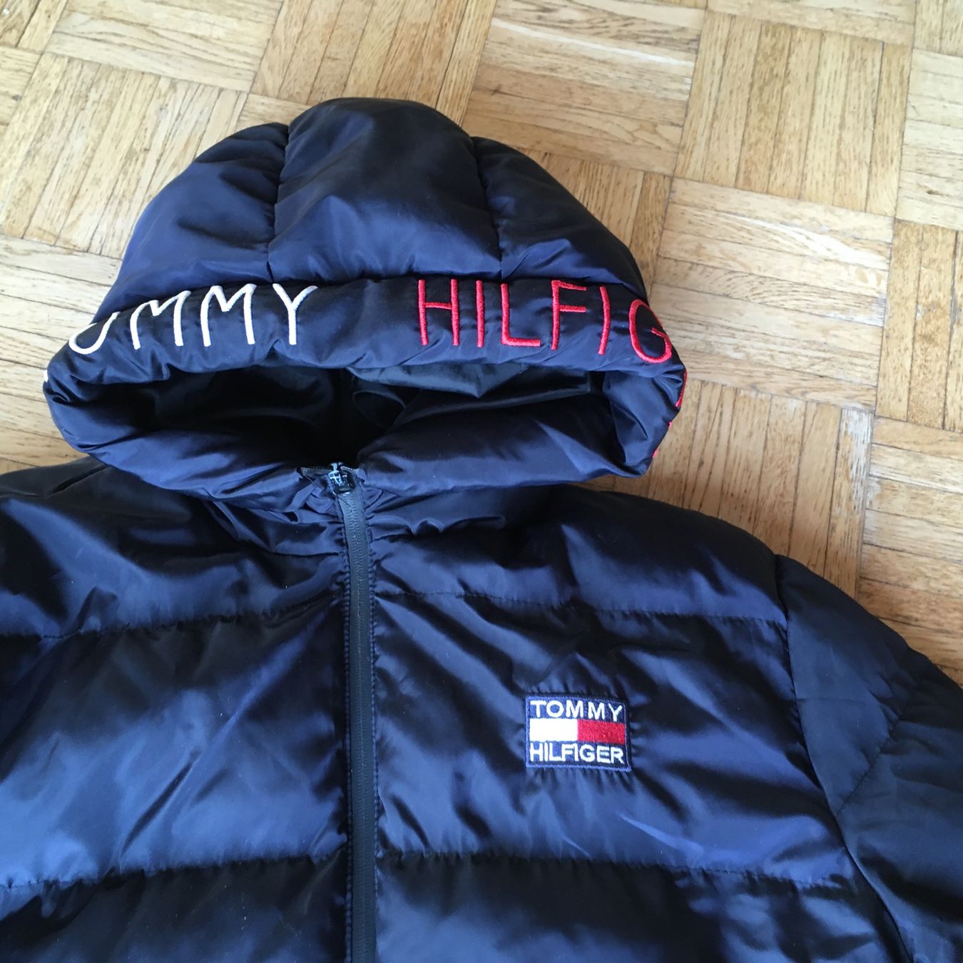 Tommy Hilfiger Giacche: Tommy Hilfiger Pufferjacke XL – Usato da Schleitheim venduto da Pi3.14 1