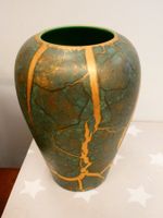 Vase unten steht Italy