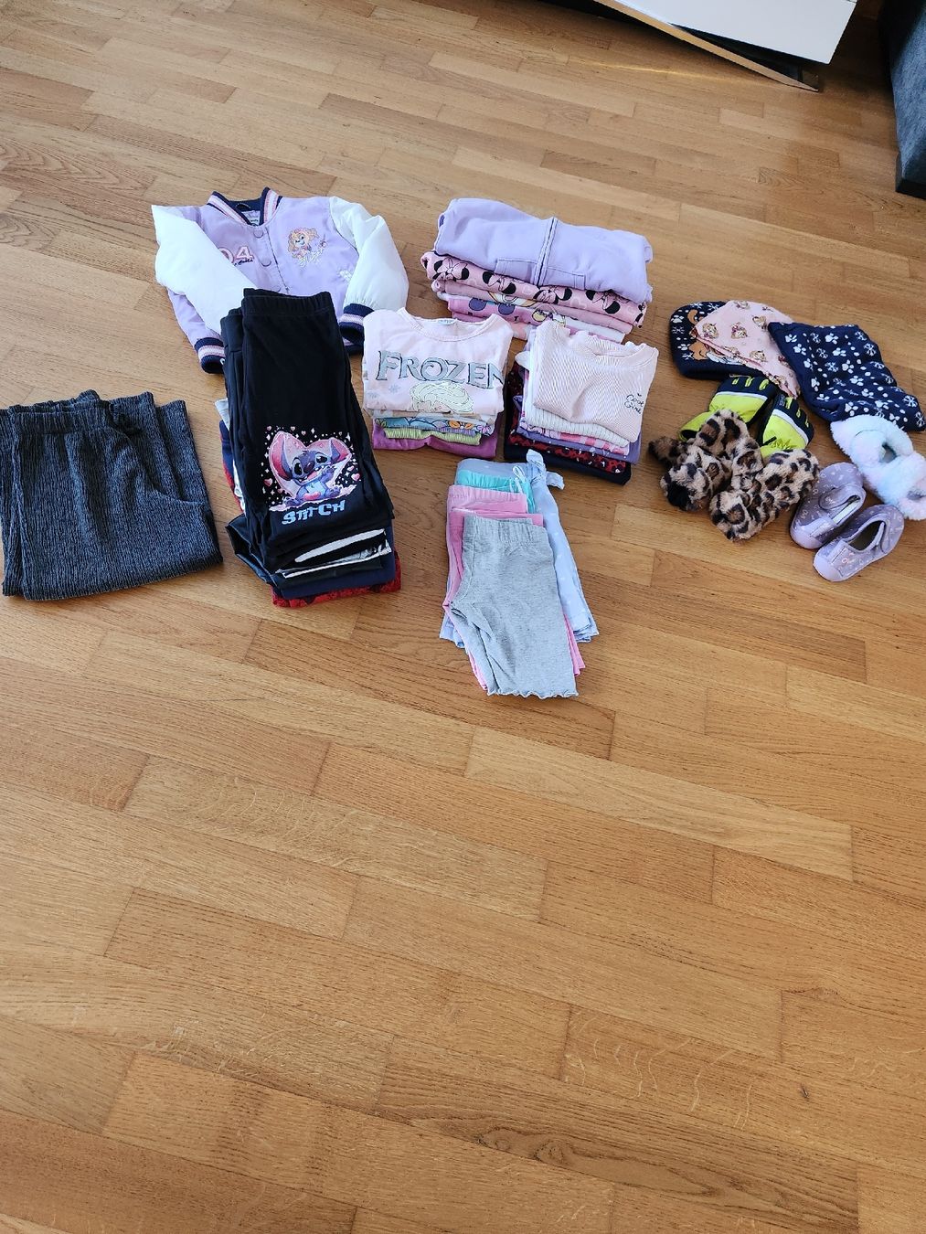Lotti & Set di vestiti: Mädchenkleider – Nuovo (secondo la descrizione) da Bern venduto da Kljucanka