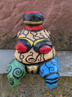 Nana Figur aus Gips wie Niki de Saint Phalle.