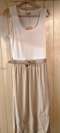 Robe rayée beige avec débardeur crème et ceinture taille 36