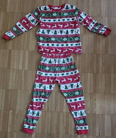 Pyjama Grösse 110-116 (Weihnachten)