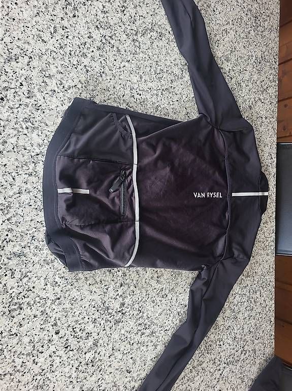 Giacche: Winterjacke Rennrad van Rysel – Usato da Dotzigen venduto da Manuel028 1