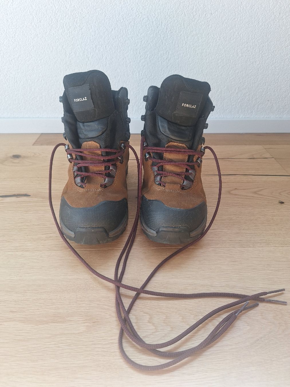 Decathlon Scarpe da donna: chaussures de randonnée décathlon 40 – Usato da Vicques venduto da Mayou.chap67
