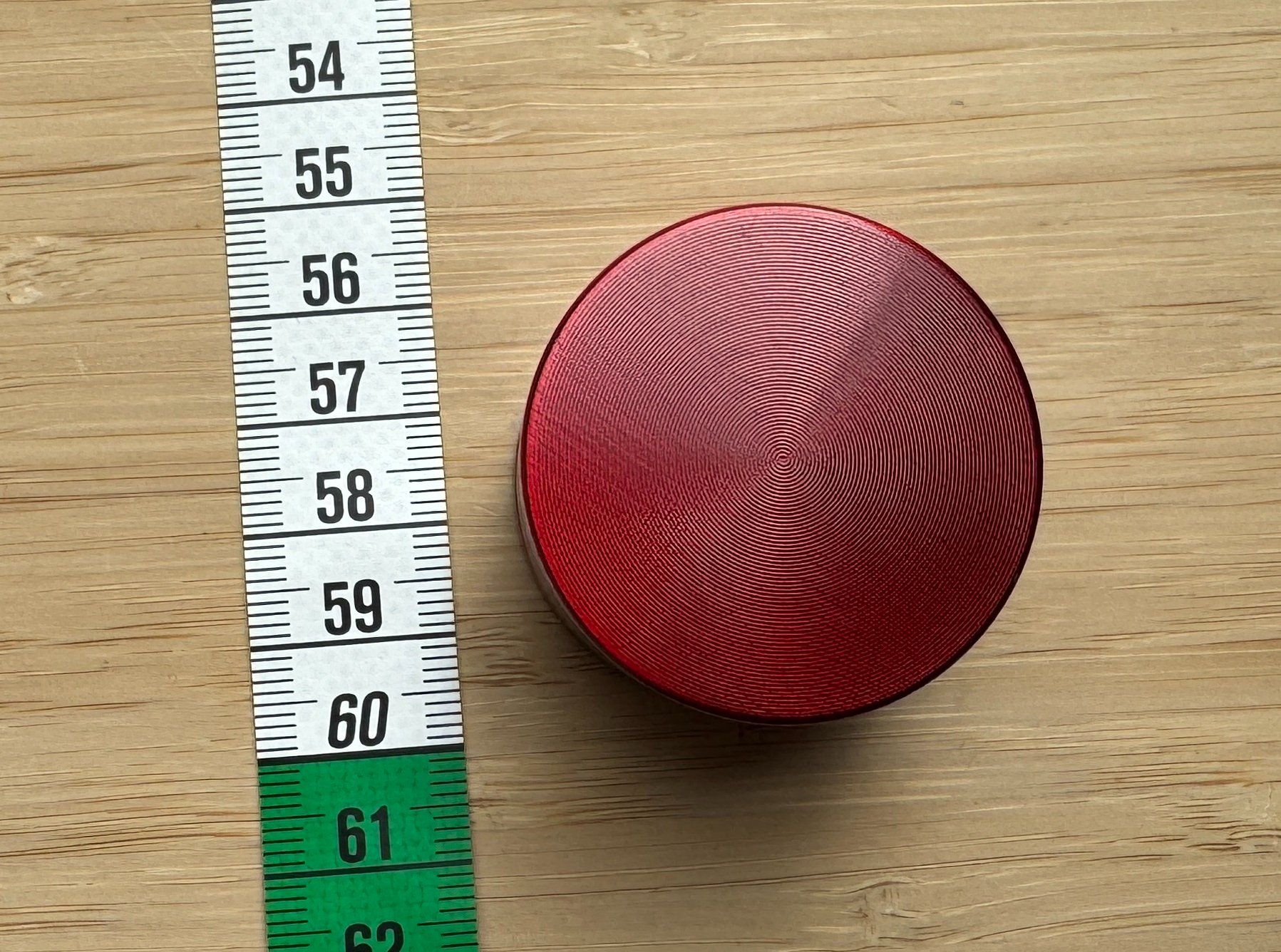 Tabacchi: roter Metall Grinder, red, Mühle – Nuovo e nell'imballaggio originale da Winterthur venduto da YaV 1