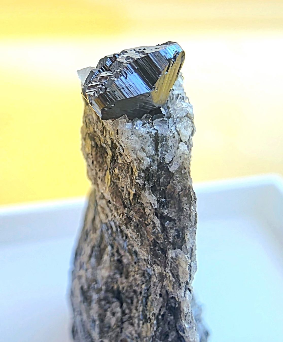 Minerali & Pietre curative: Rutil auf dem Gipfel. Ein Hingucker in absoluter perfektion. – Usato da Glis venduto da nbu_65ys 3