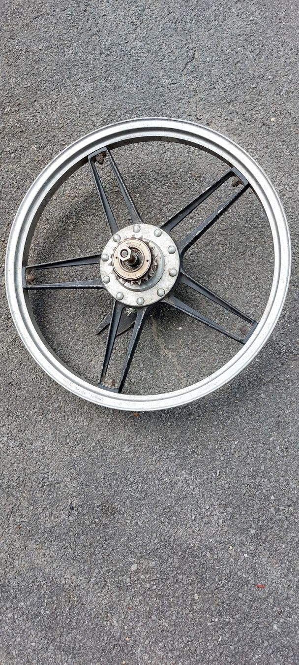 Pneumatici & Ruote complete: Mofa rad 17zoll – Usato da Giswil venduto da Stocki02 1