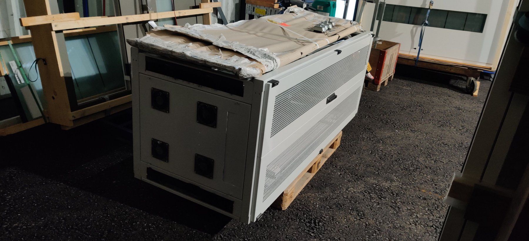 Racks & Ständer: Netzwerkgehäuse, Netzwerkschrank, Neu – Neu und originalverpackt aus Erstfeld von Bini-CH 3