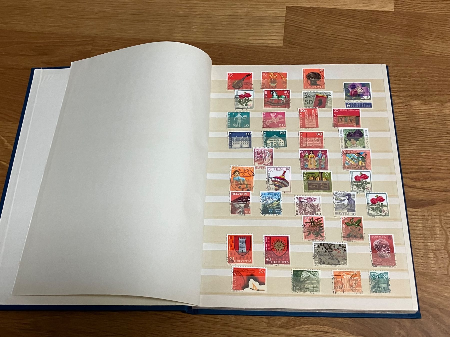 Album: Schweiz Briefmarken Album – Usato da Riehen venduto da vernizi 2