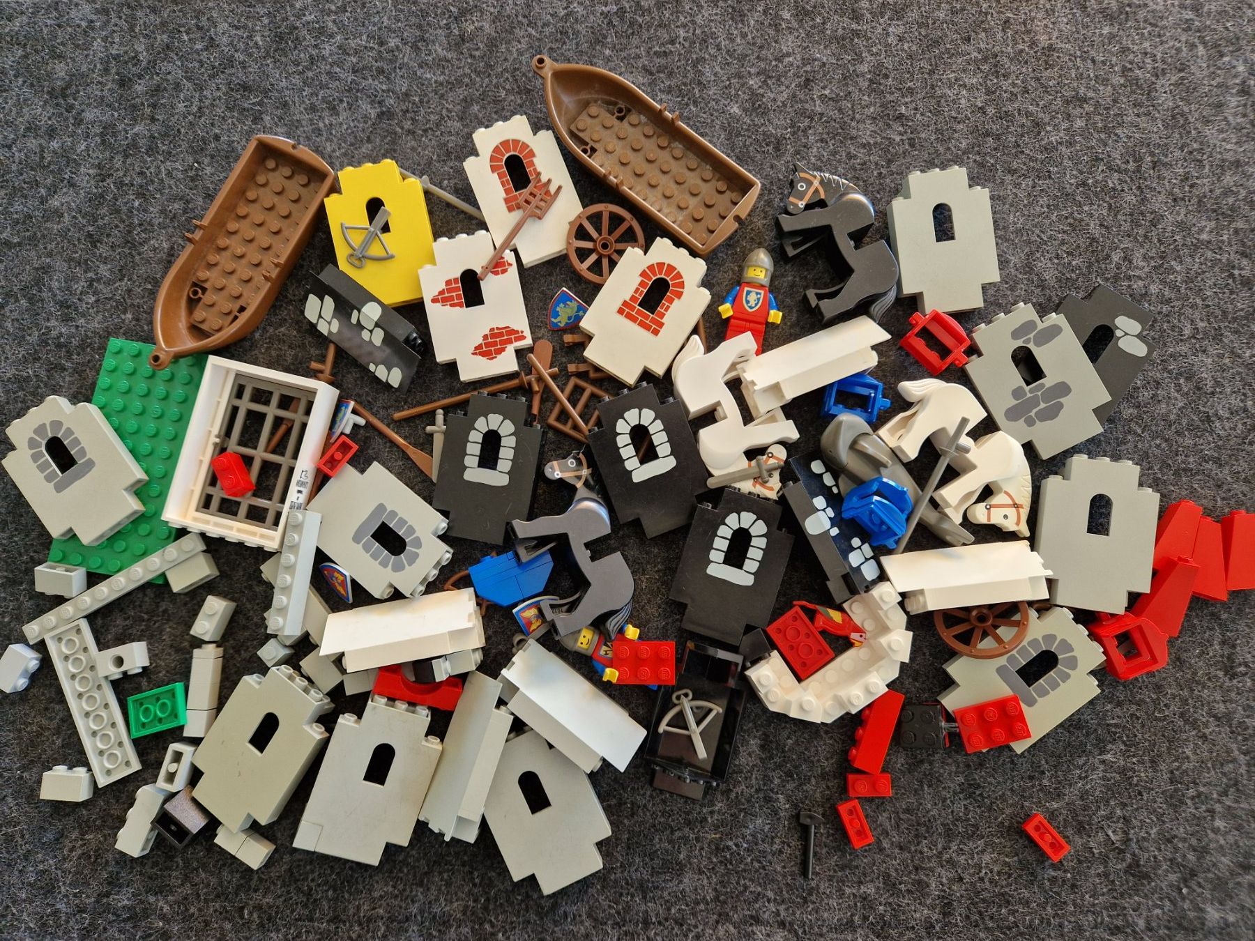 Lego Kit di costruzioni: Lego Ritter/Piraten 80/90er – Usato da Hochdorf venduto da Shauni